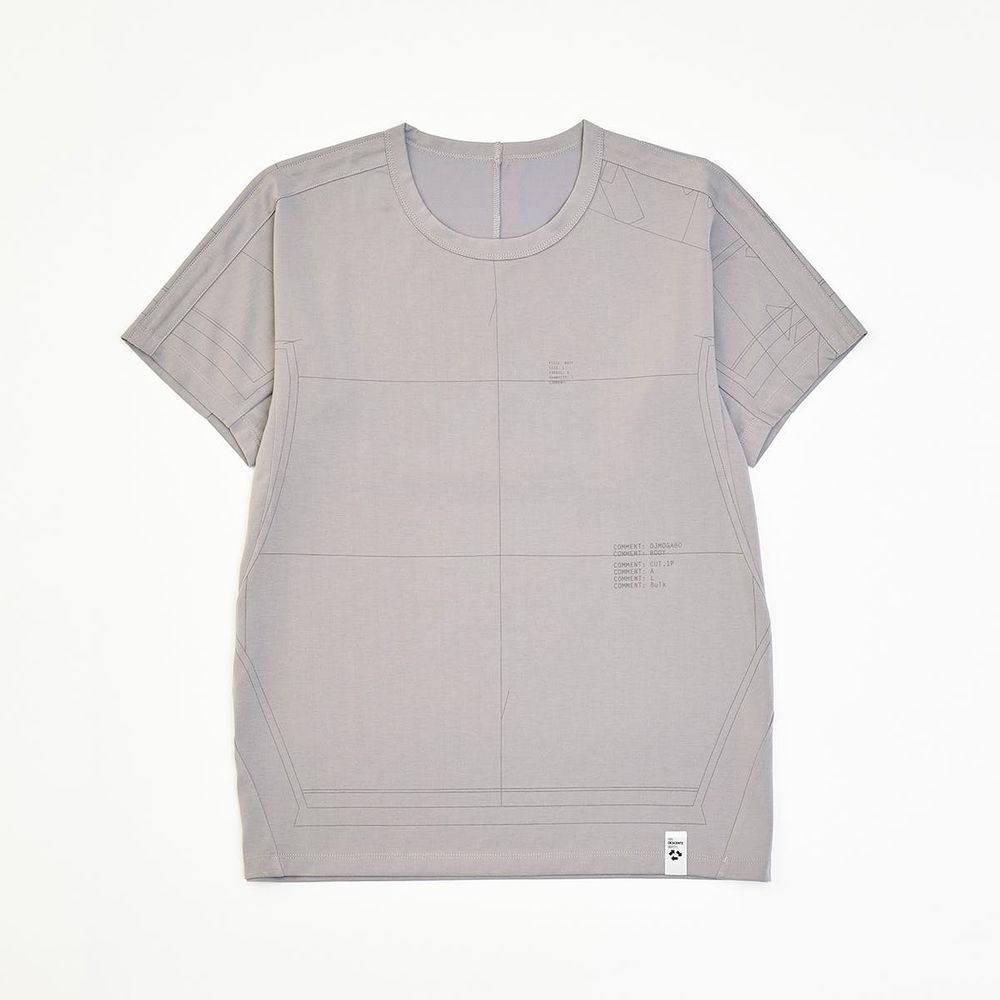 Photo of RE: DESCENTE BIRTH Pattern Print T-Shirt